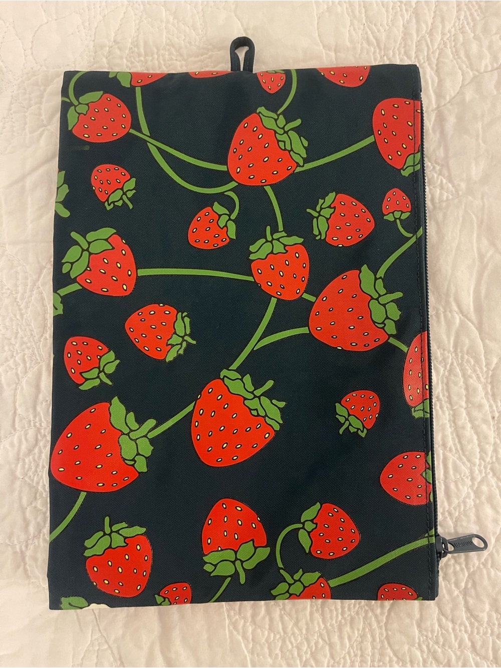 BAGGU Go Pouch - Strawberries Pouch from Fruits Veggies Set